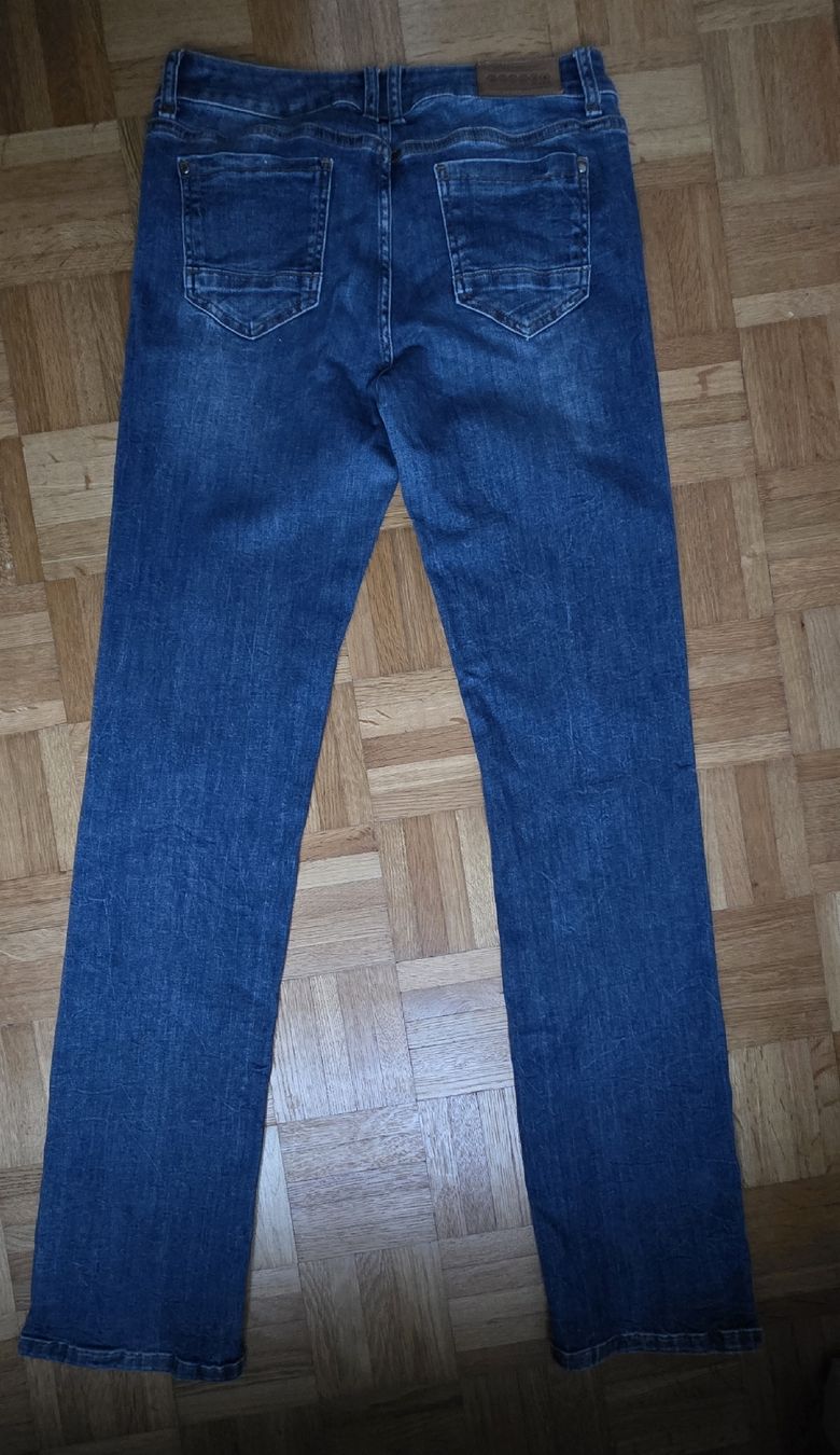 Jeans: Jeans Taille 38 – Usato da Yverdon-les-Bains venduto da van_dq65