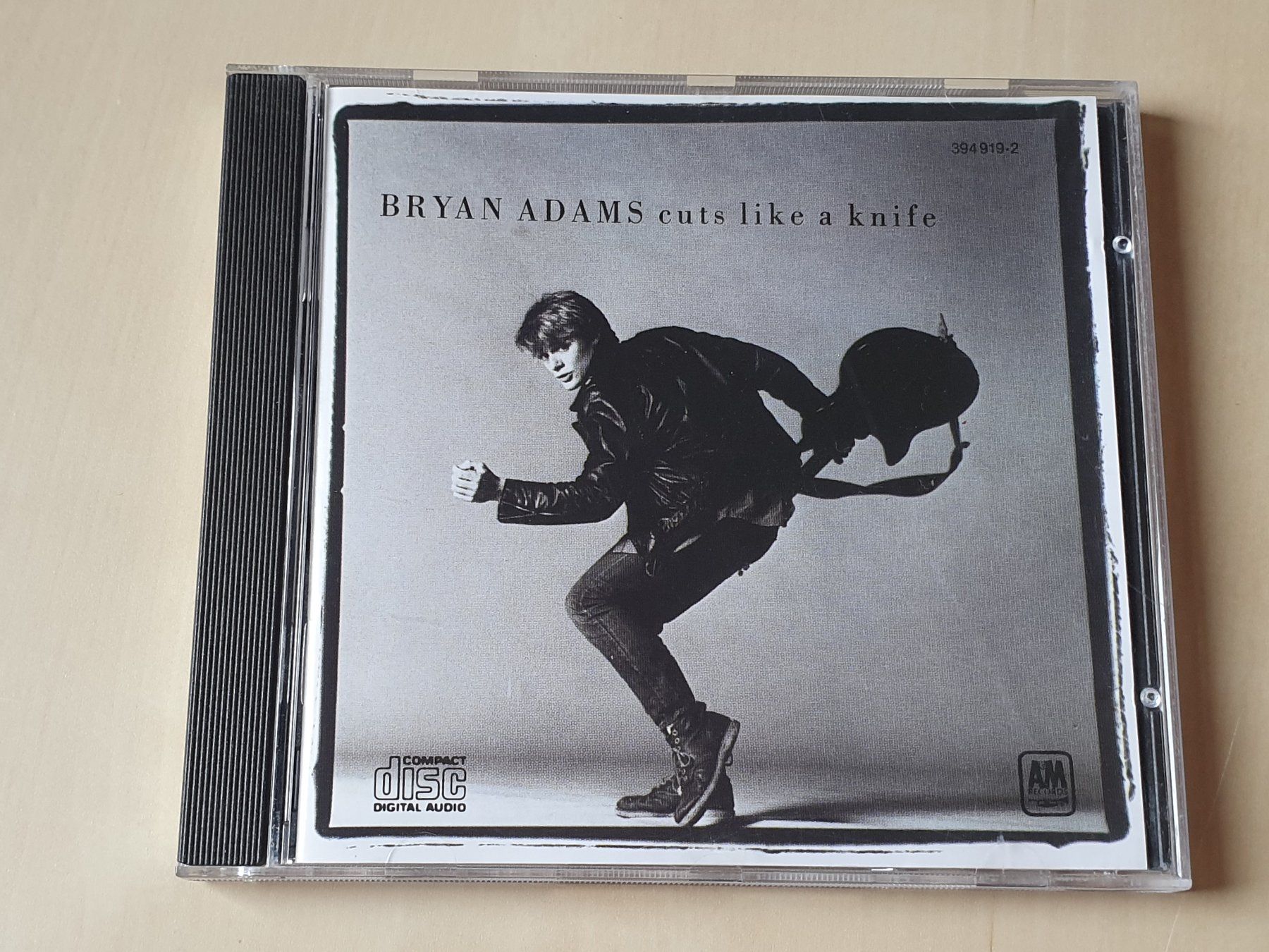 CD: Bryan Adams cuts like a knife – Usato da Stansstad venduto da collectorsshop