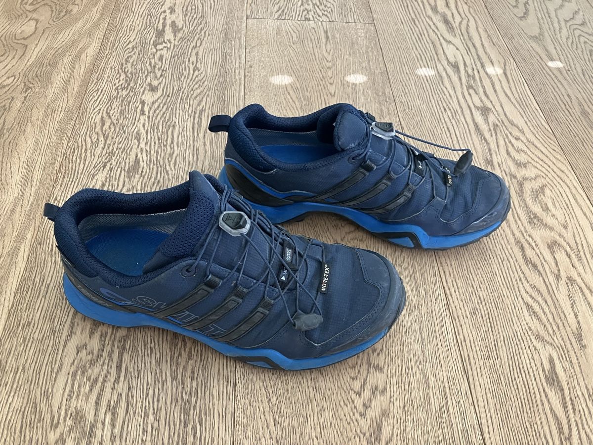 Adidas Herrenschuhe: Trekkingschuhe dunkelblau 41 1/3 – Gebraucht aus Cham von Liliane78 1