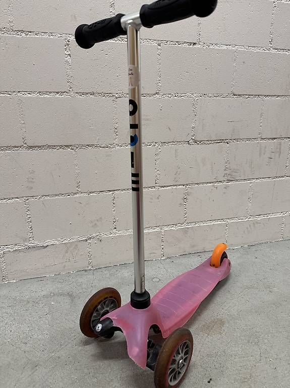 Kickboard: Original Micro Mini Kinderroller rosa – Usato da Binningen venduto da movalo 1