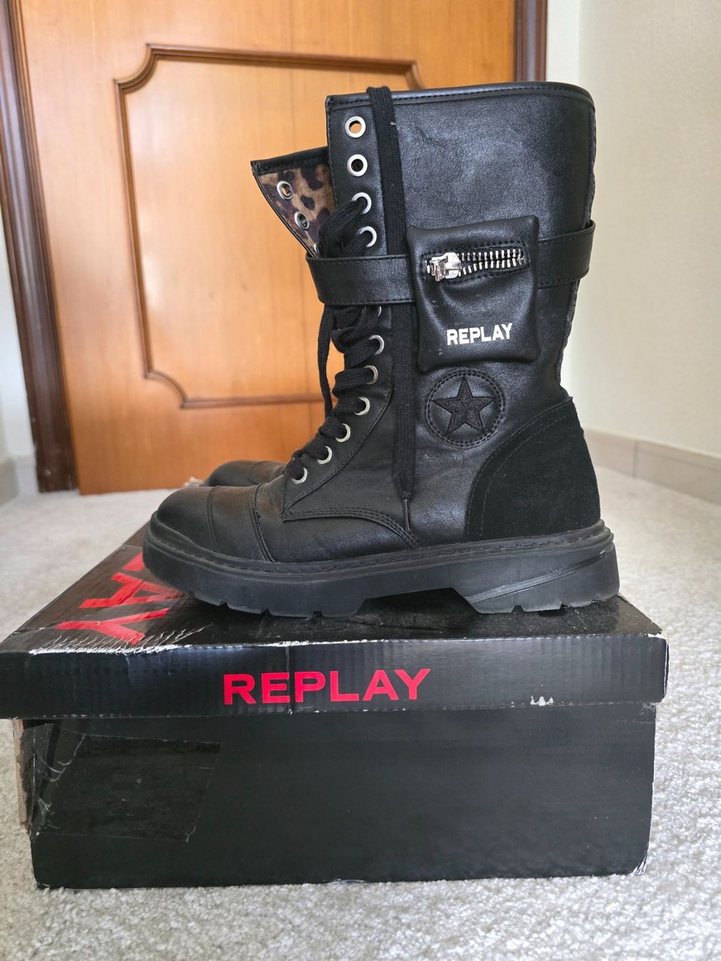 Replay Scarpe per ragazze: Leather boots by Replay, size 36 – Usato da Spreitenbach venduto da Breezyel