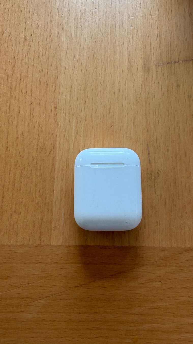 Apple Cuffie: AirPod 1ère génération – Usato da Villarimboud venduto da emi_5mrx 1