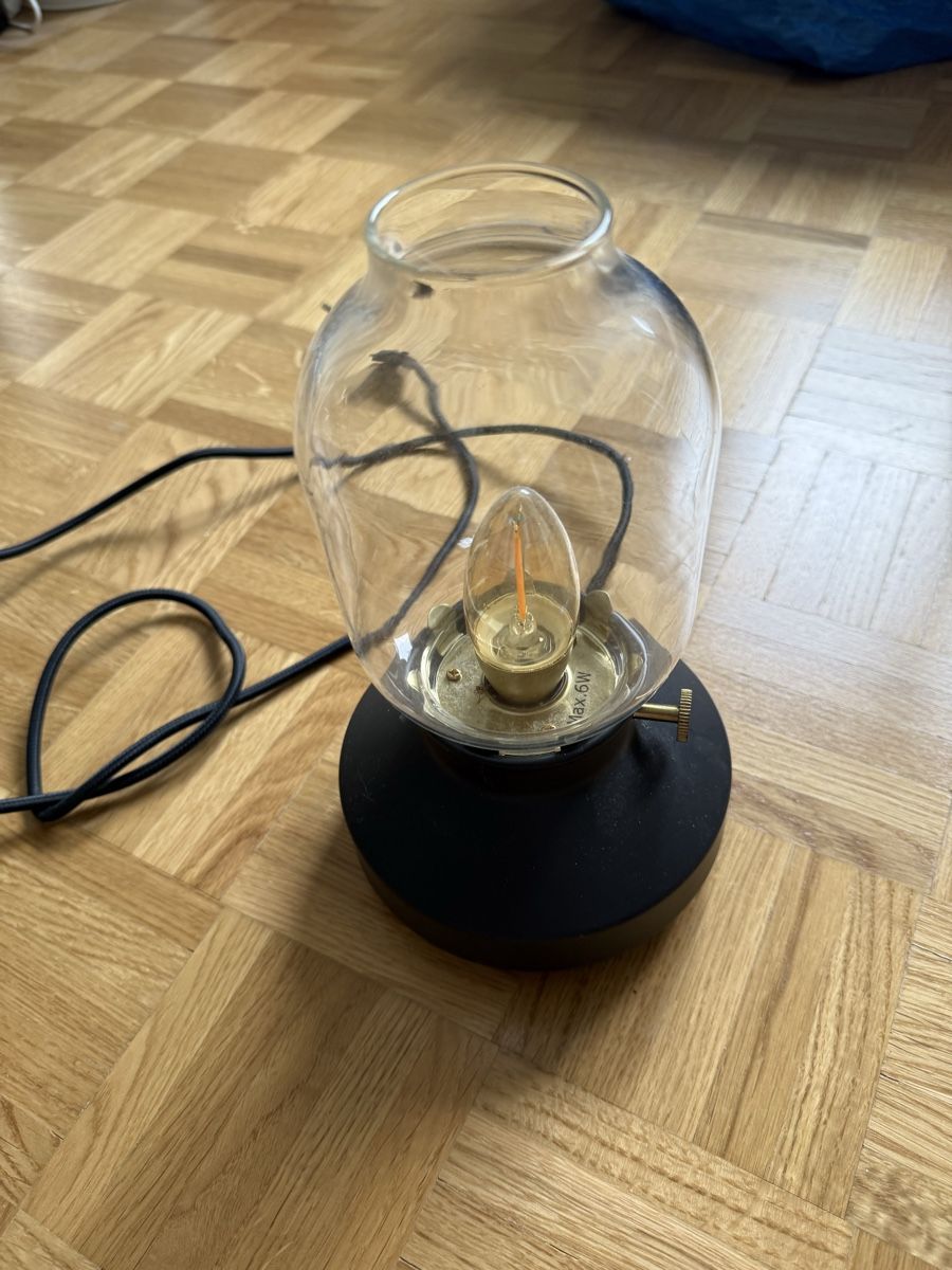 Ikea Lampade: kleine schwarzw Lampe – Usato da Solothurn venduto da EmanuelKummer 1