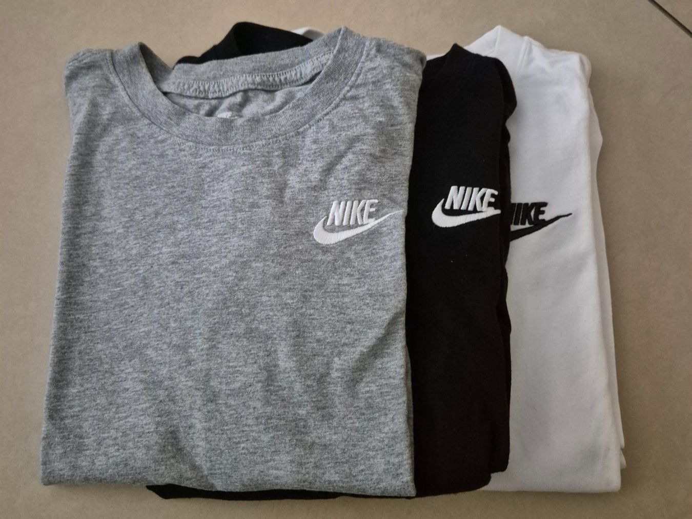Nike Camicie, T-shirt & Polo: 3 T-shirts manches longues Nike – Usato da Sierre venduto da syl_6x2h