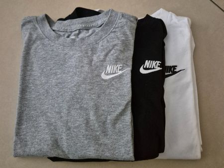 3 T-shirts manches longues Nike