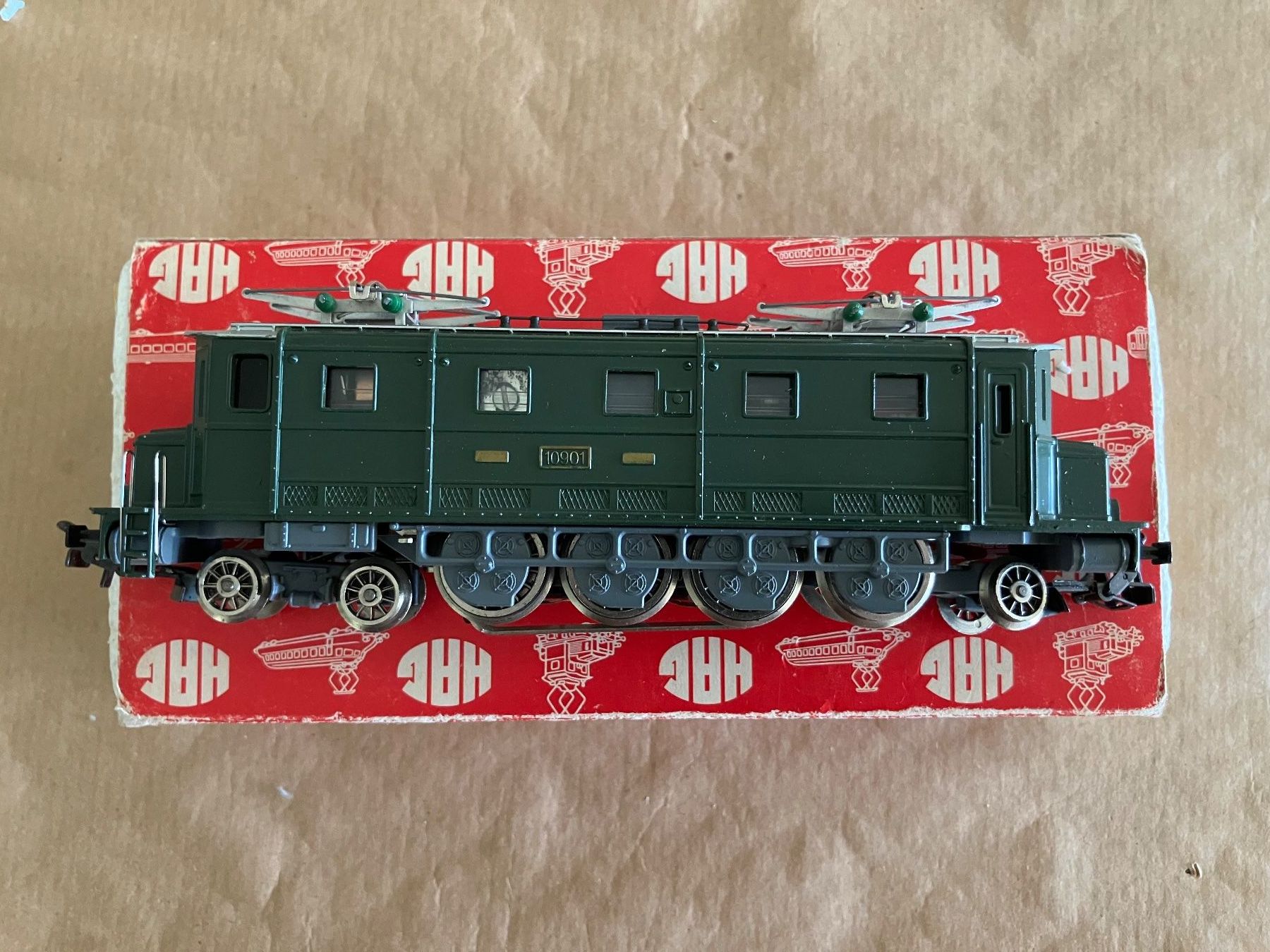 Hag Modellini di ferrovie: HAG Ae 4/7 10901 der SBB, Art. Nr. 140 – Difettoso da Bütschwil venduto da Semaphor