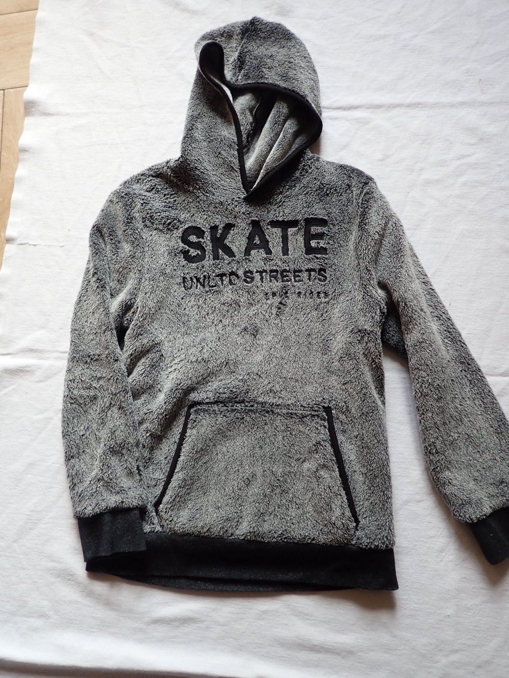 Pulls et sweat-shirts: Pull 146/152 – Neuf (Voir description) à Petit-Lancy par camping_car