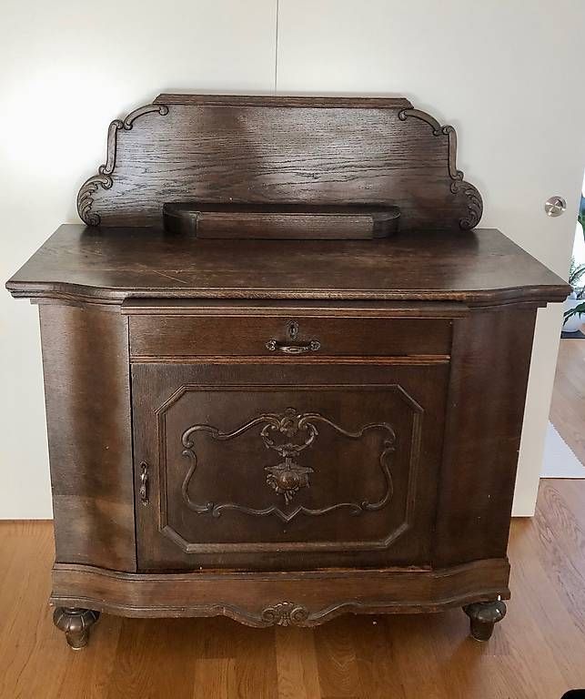 Credenze: Kommode mit Schnitzereien Vintage – Usato da Horgen venduto da st2606 1