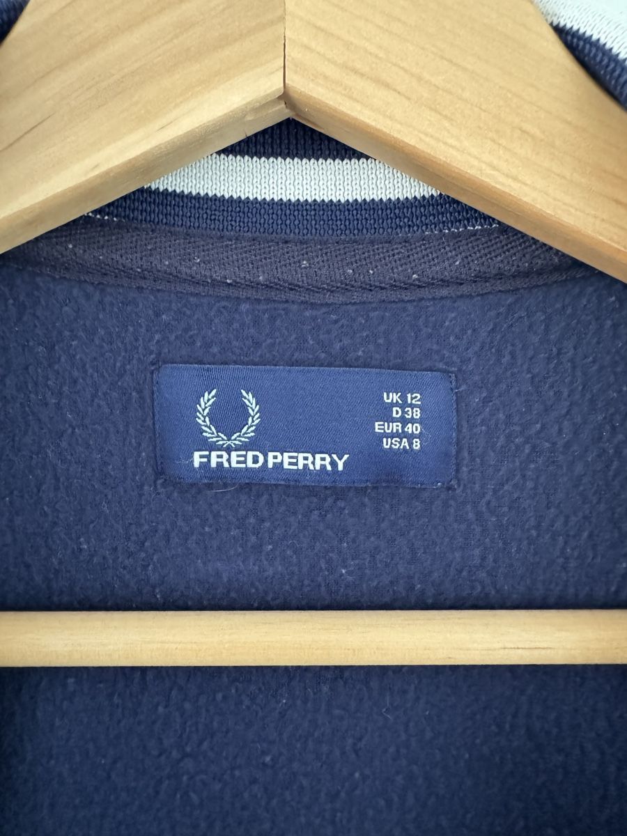 Fred Perry Jacken: Fred Perry Trainingsjacke – Gebraucht aus Ruswil von Sandra18931995 1