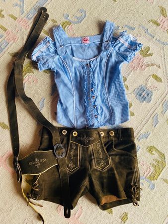 Bayrische Ledershorts mit Bluse und Hut Gr. 34 und 38