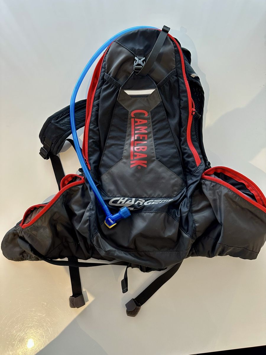 Camelbak Zaini: Camelbak Charge 10LR – Usato da Buchrain venduto da SATG