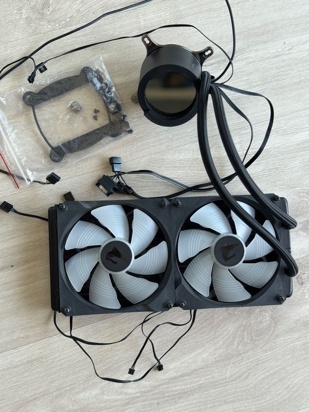 Gigabyte Schede madri: Gigabyte Aorus Watercooling Waterforce X – Usato da Neuchatel venduto da Mr-Nobody