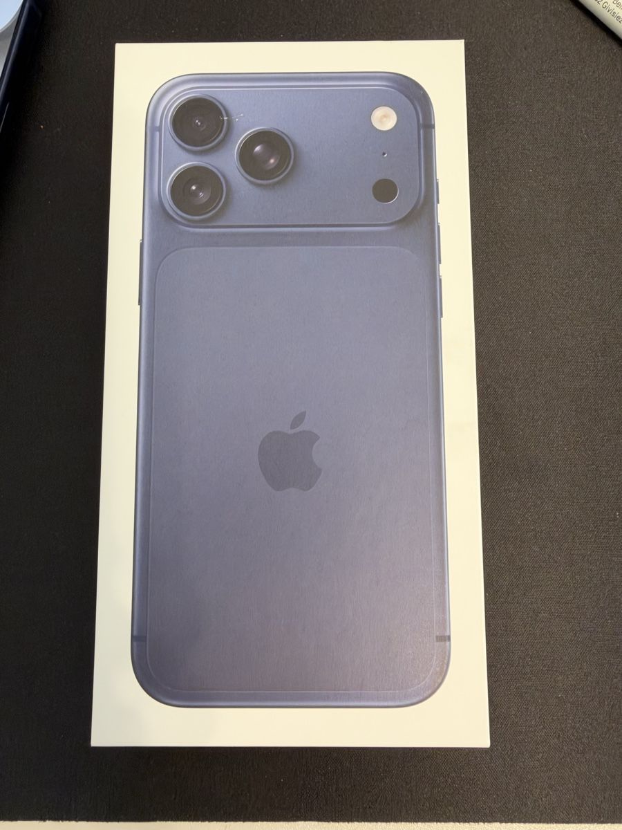 Apple Portables: iPhone 17 pro Max 1TB deep bleu – Neuf (Voir description) à Givisiez par sam-1994