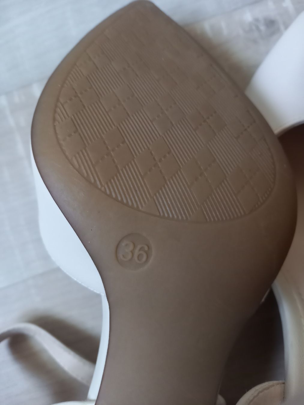 Scarpe da donna: 2 paires d'escarpins taille 36 – Usato da Tramelan venduto da Belleza82 5