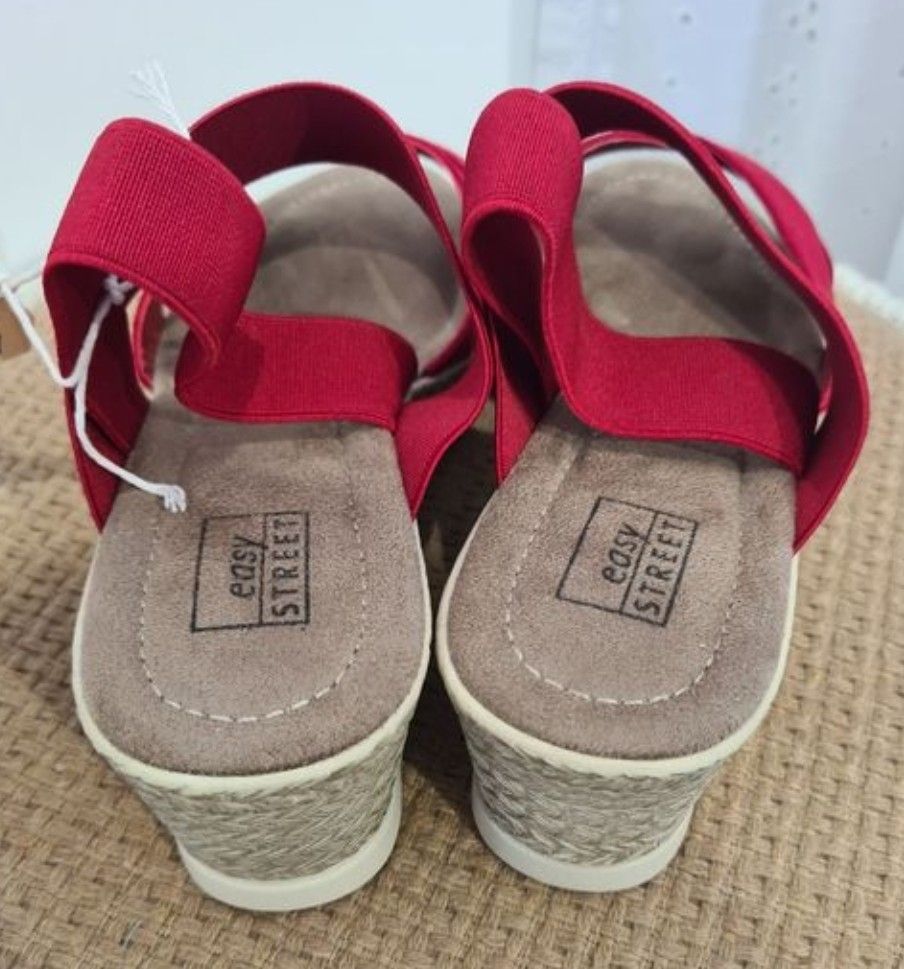 Scarpe da donna: rote "easy street" Keilsandalen Gr 38 – Nuovo (secondo la descrizione) da Männedorf venduto da Dumarest 2
