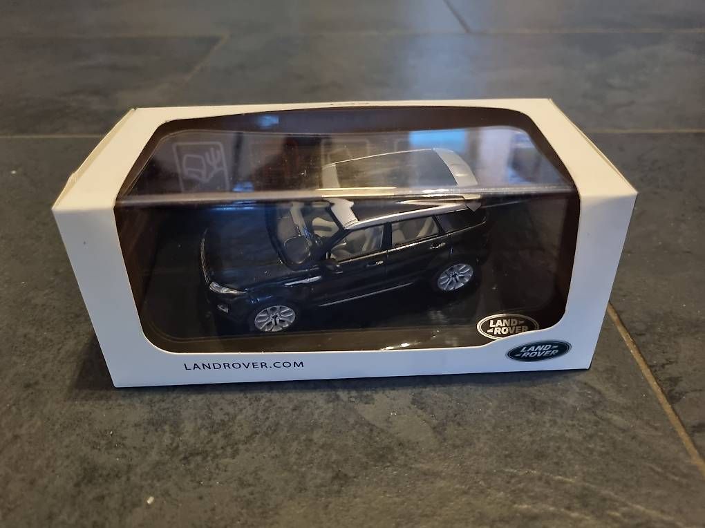 Modellini d'auto: Range Rover Evoque 1:43 Ixo Santorini Black – Usato da Münchenbuchsee venduto da Sape1