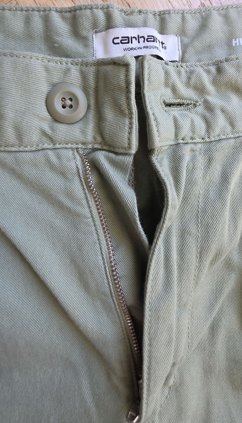 Carhartt Pantaloni: Pantalon Carhartt vert /kaki taille 26 – Usato da Yverdon-les-Bains venduto da van_dq65 2