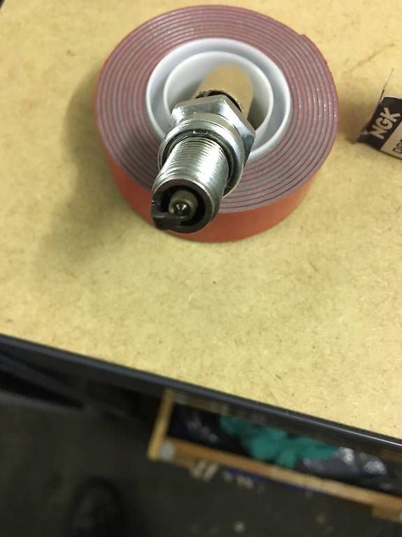 Tutti i ricambio per moto: Zündkerze NGK iridium IC – Usato da Volketswil venduto da mascalzone-latino 3