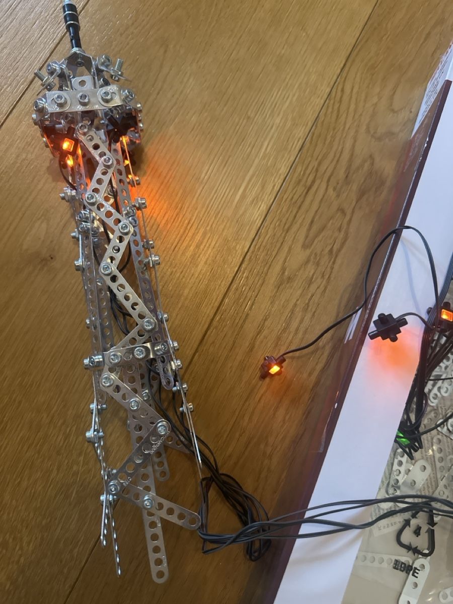 Meccano Kit di costruzioni: Meccano Eiffelturm 2in1 – Usato da Wettswil venduto da ann_cdf7 6
