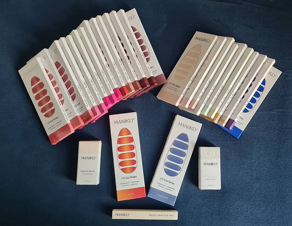 Ongles artificiels: MANIKO Gel Nail Strips – D'occasion à Ibach par rufi111