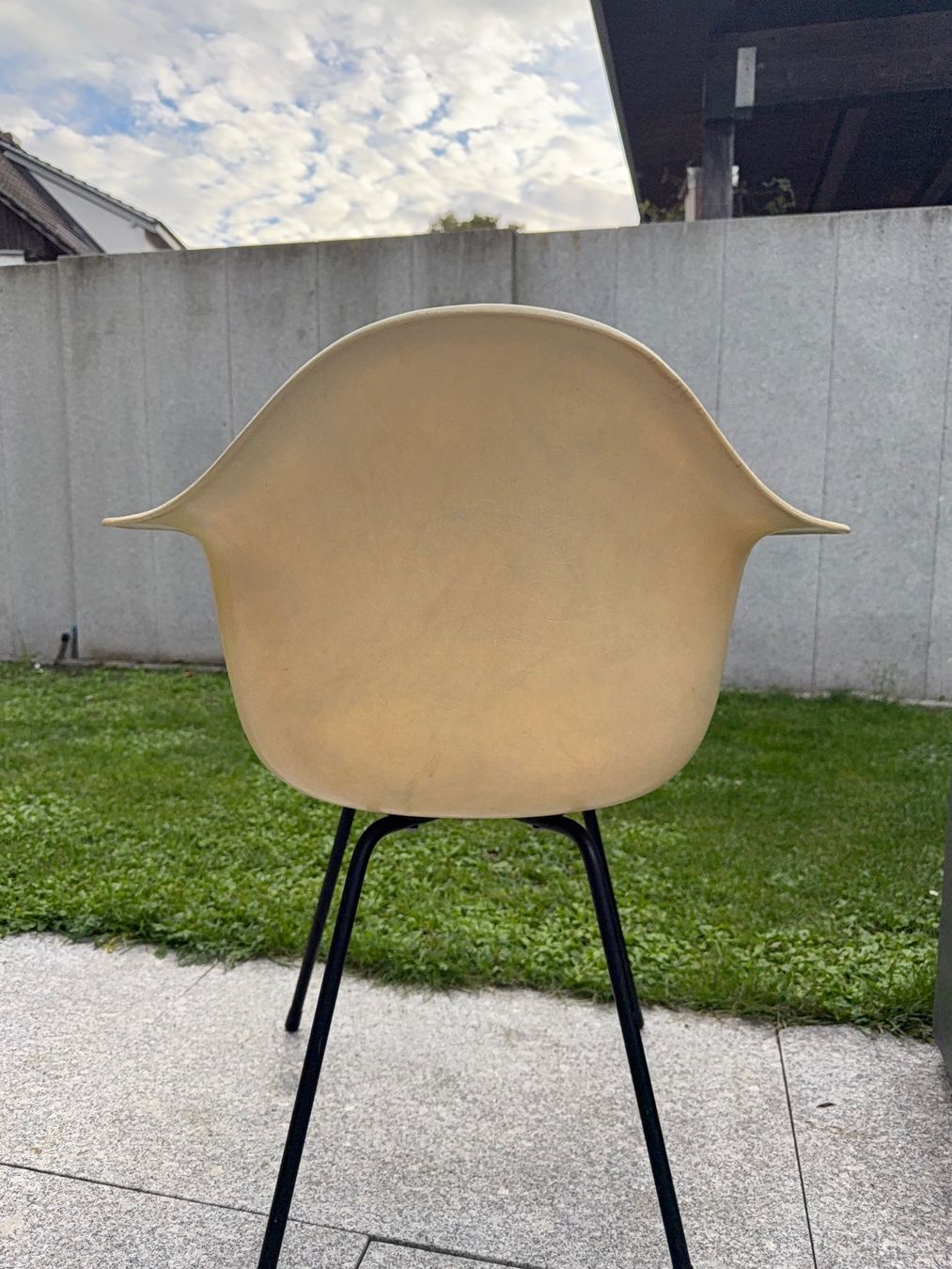 Eames Poltrone: Original Eames Arm-Chair in white, 2nd Zenith Generation – Usato da Oberentfelden venduto da Swissair72 2