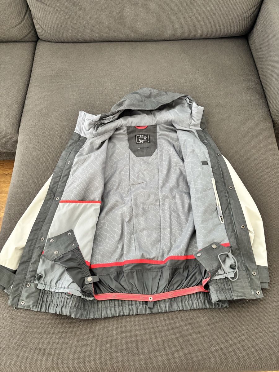 Nike Giacche: Nike Herren Winterjacke – Usato da Rain venduto da san_vdr7 1