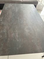 Moderner Couchtisch mit speziellem Design, Top Zustand!
