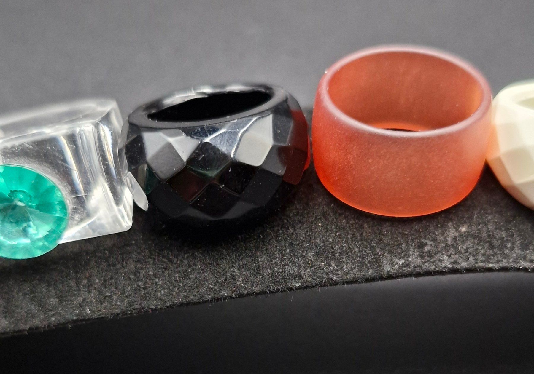 Anelli: Bunte Ringe – Usato da Wald ZH venduto da Silena02 4