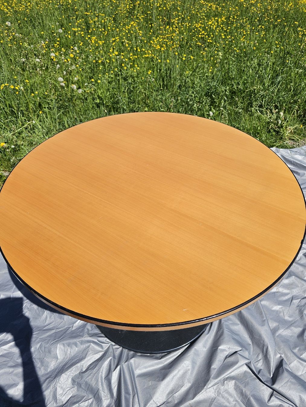 Set di tavolo e panche: Tisch mit vier Stühlen – Usato da Siebnen venduto da Mark_SZ 3