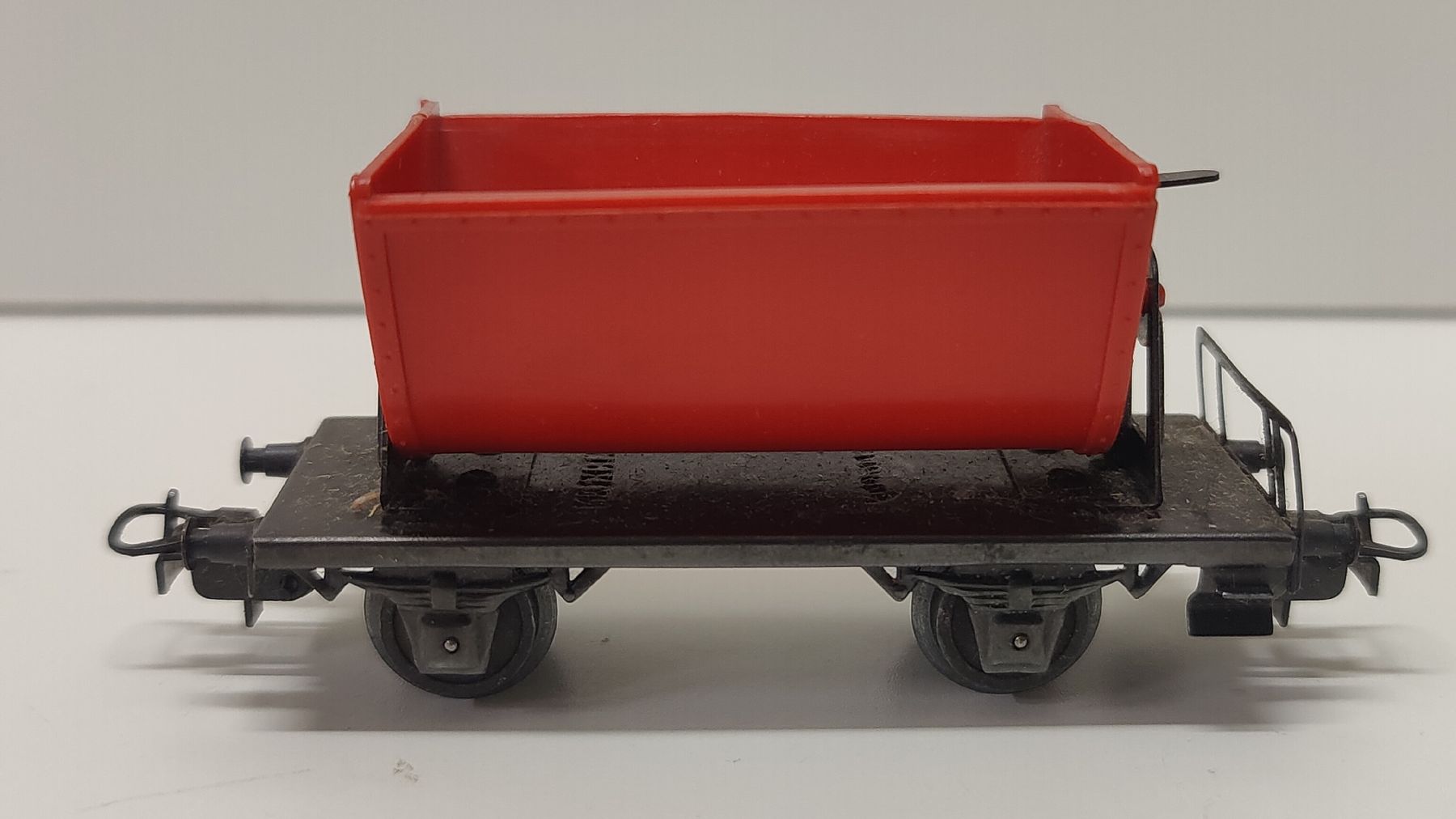 Märklin Modellini di ferrovie: Märklin Kippwagon H0 (L32) – Usato da Neuenhof venduto da bro_9zsg 2