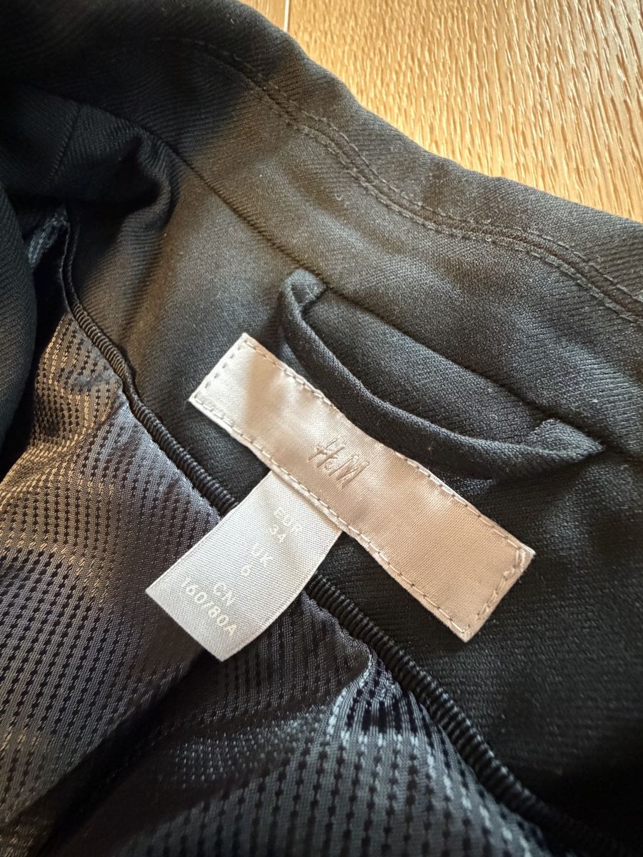 H&M Giacche: H&M Black Blazer, Size 34 – Usato da Wetzikon ZH venduto da dor_rmq2 1