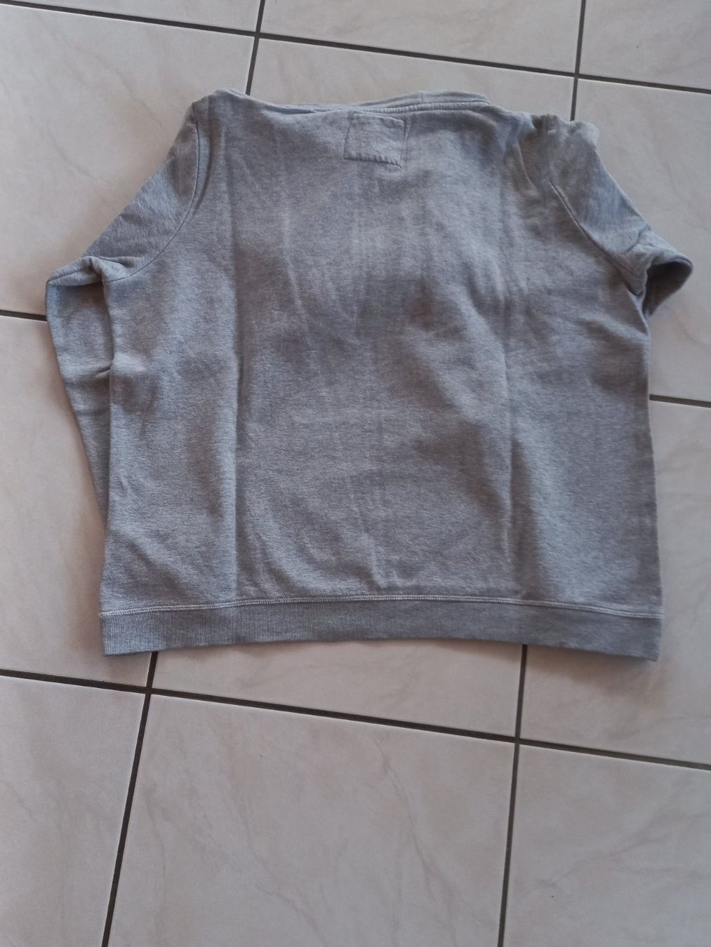 Pullover & Sweatshirts: Esmara Sport Pullover mit Kapuze Grösse XLGrau – Gebraucht aus Winistorf von acreativ4 1