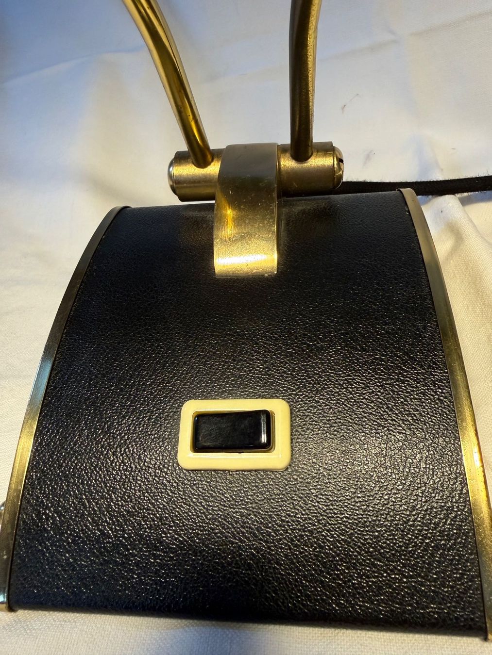 Lampade: Eileen Gray Tischlampe – Usato da Unterstammheim venduto da Hawesta 2