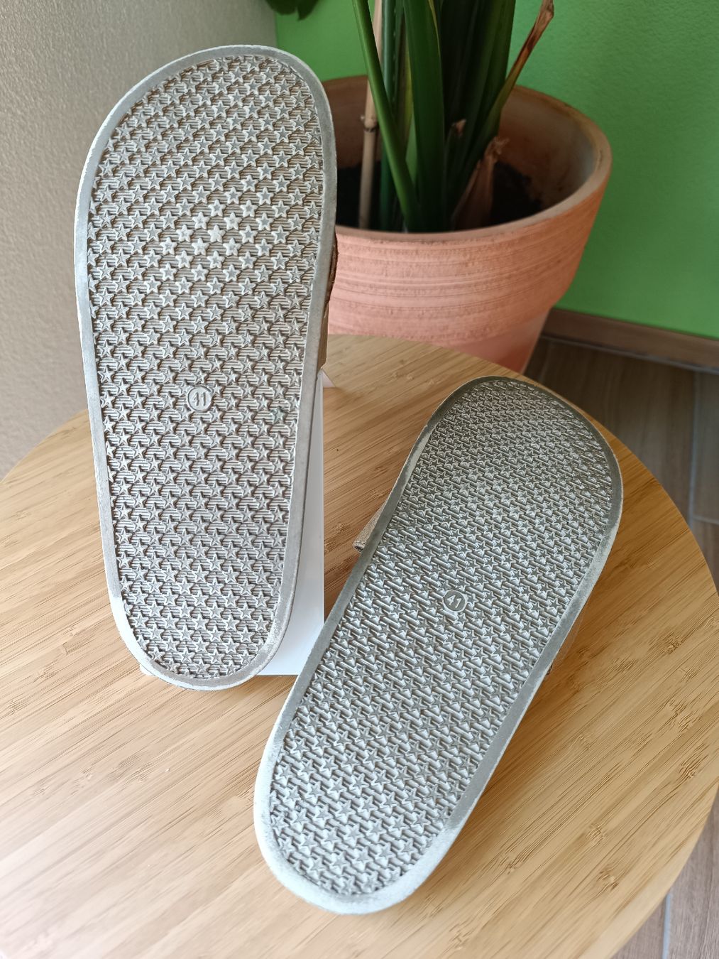 Scarpe da donna: Pantoletten gold – Usato da Wolfwil venduto da SecondOwner 2