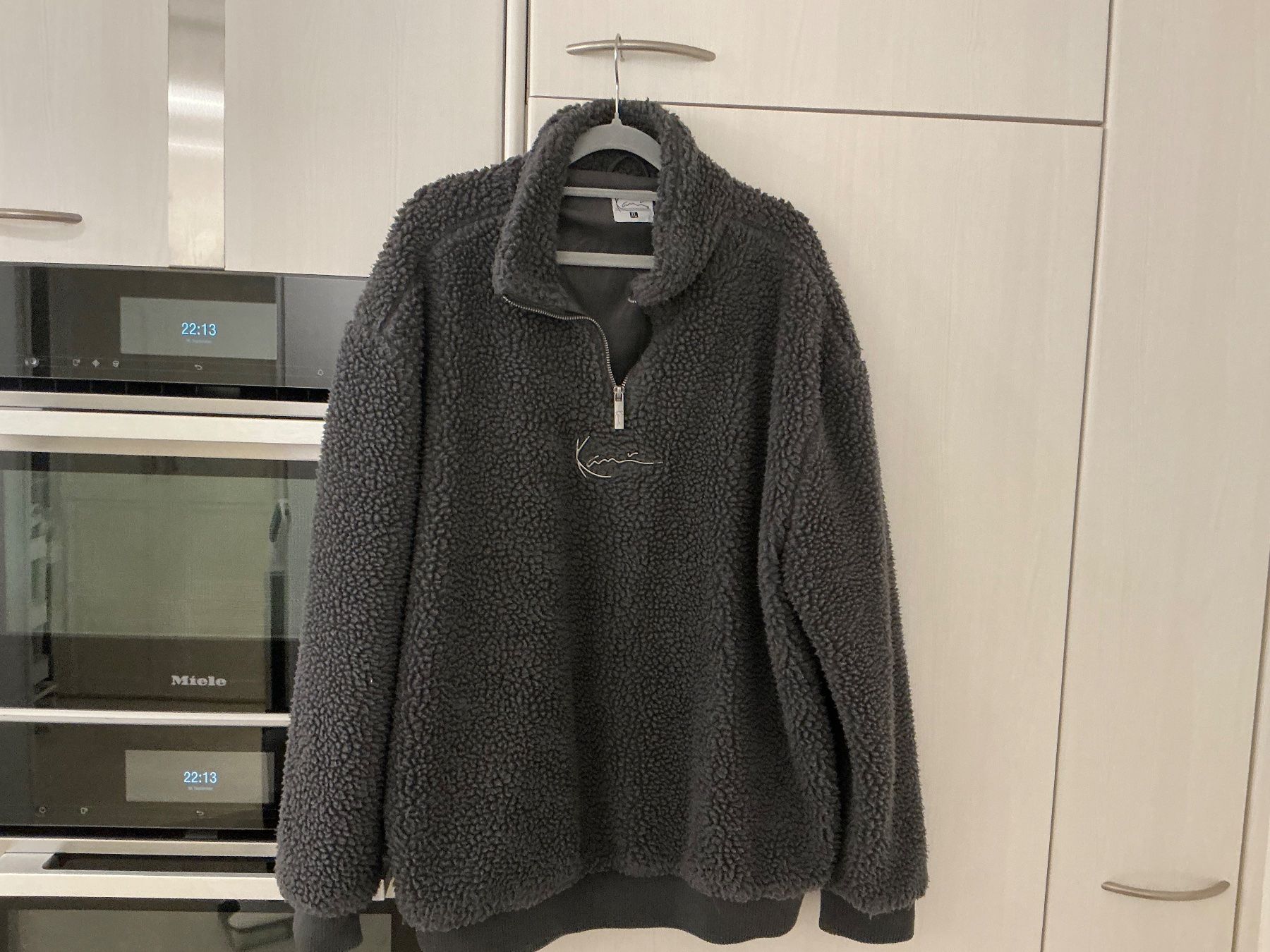 Pullover & Sweatshirts: Karl Kani Teddy Fleece Pullover Grau, Grösse XL – Gebraucht aus Würenlos von Chicca2004 1