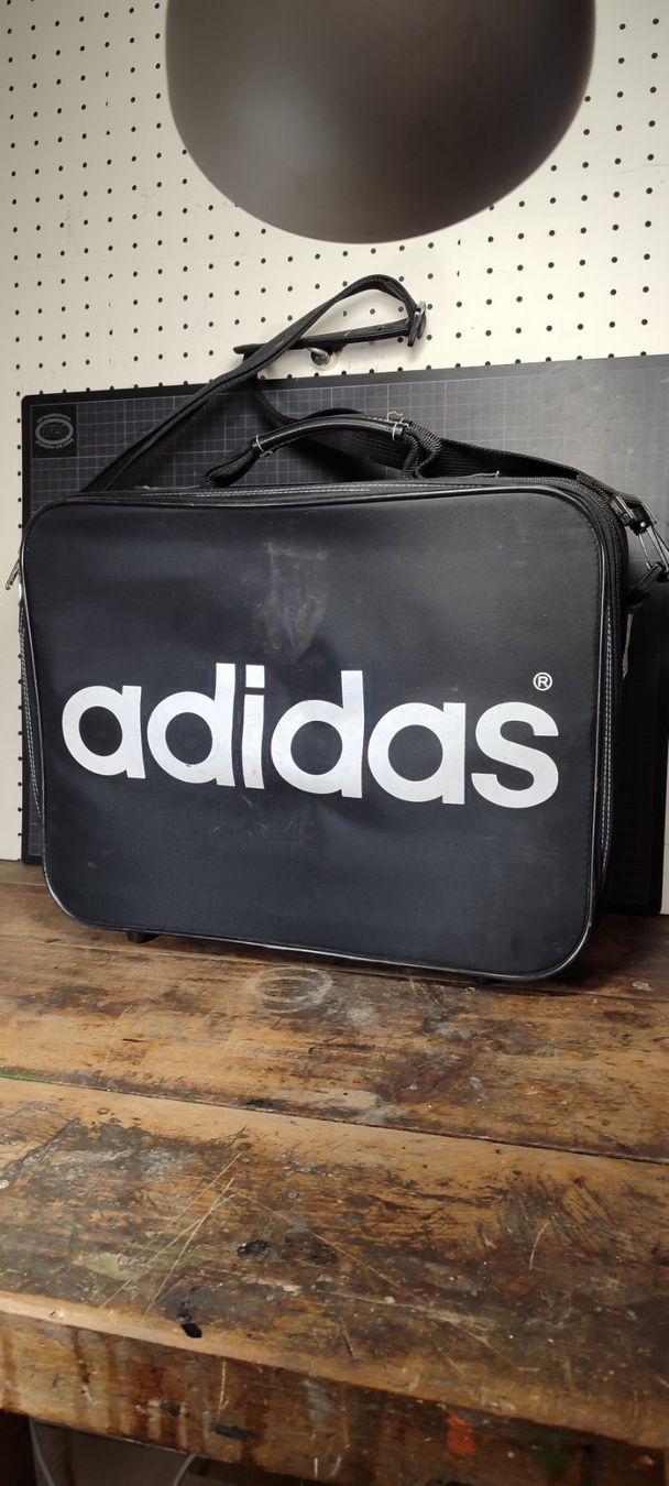 Adidas Borse: Wunderschöne alte grosse ADIDAS Tasche – Usato da Gelterkinden venduto da MYSTOREFORYOU4460 7