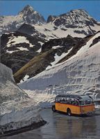 Postauto // Susten Pass Schneewände // Kleines Sustenhorn