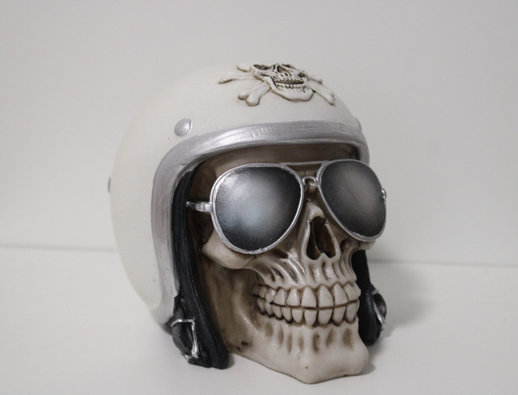 Spardosen: Cooler Totenkopf mit Helm Spardose 👍 – Neu (gemäss Beschreibung) aus Dietikon von Beni2025