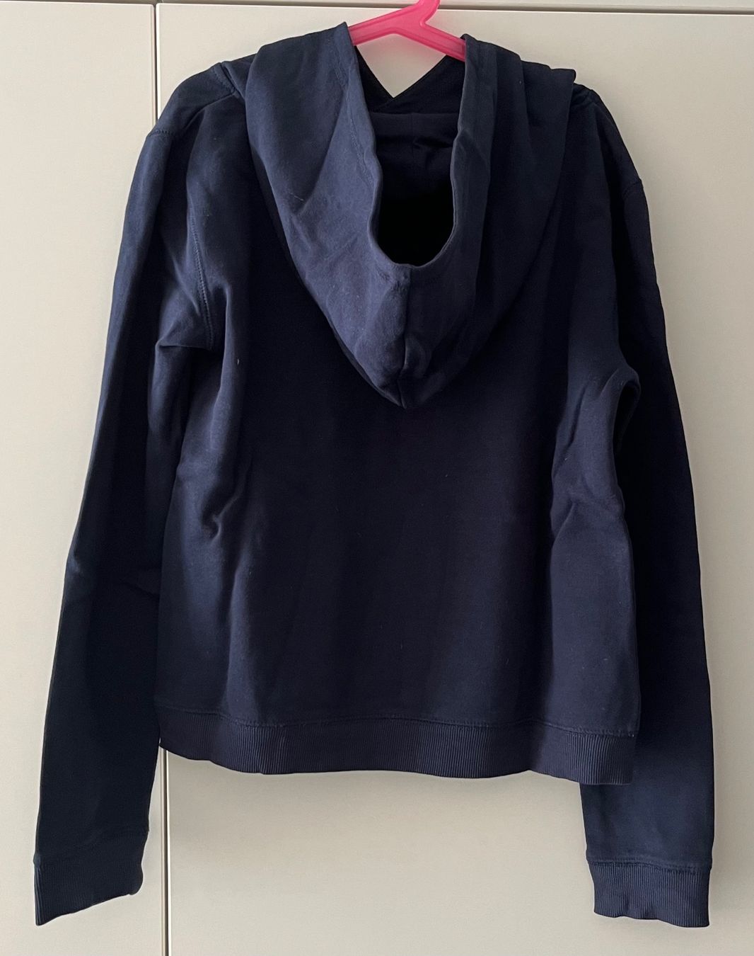 Maglioni & Felpe: Kapuzenpullover MANGUUN marineblau Grösse 146/152 – Usato da Basel venduto da Lila11 1