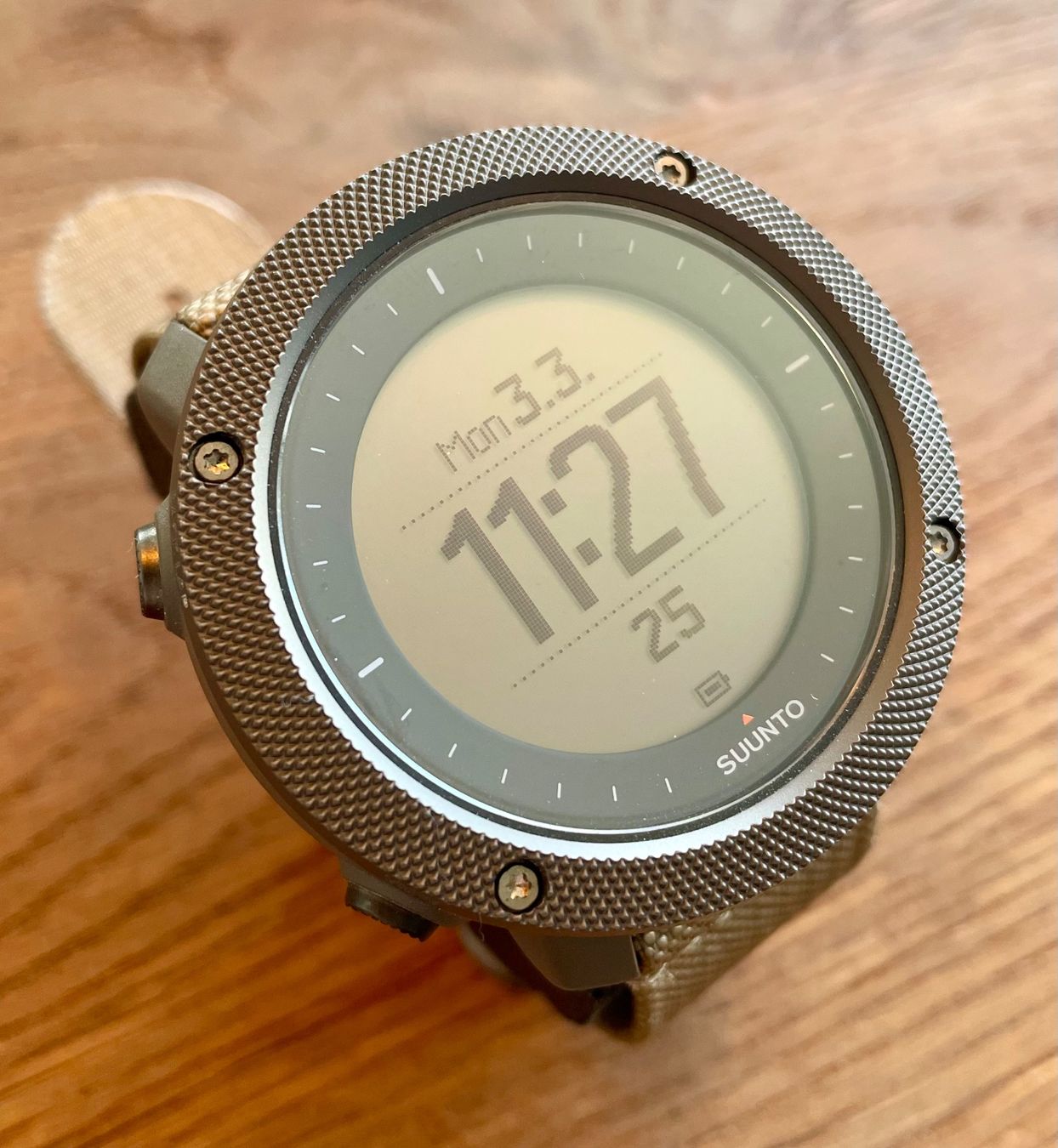 Suunto Smartwatch: SUUNTO TRAVERSE ALPHA FOLIAGE – Neu und originalverpackt aus Kloten von