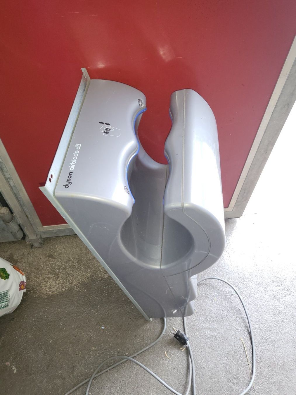 Asciugatrici: Dyson Airblade – Usato da Würenlos venduto da Eyeq 1