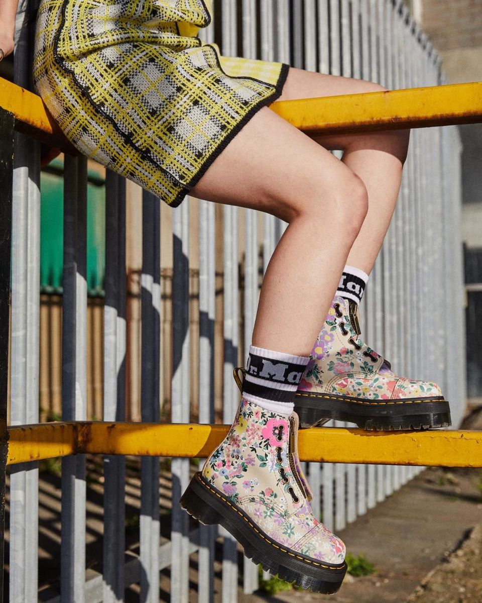 Dr. Martens Chaussures femmes: Dr. Martens SINCLAIR FLORAL MASH UP LEATHER PLATFORM BOOTS – D'occasion à Ittigen par fevo