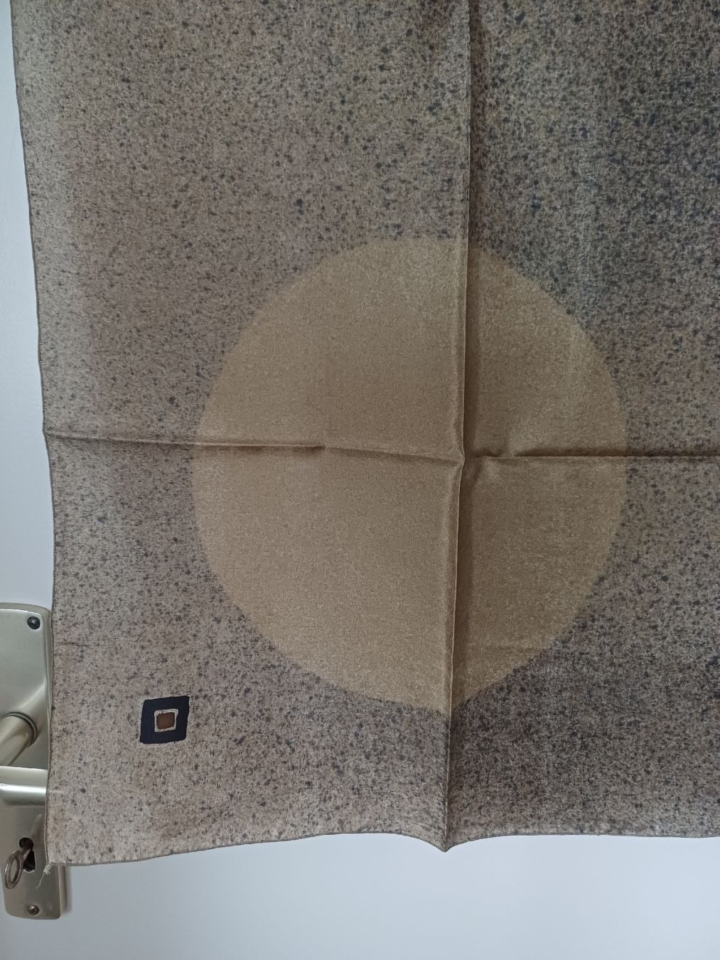 Foulard & Sciarpe: Handgefärbtes Seidenfoulard – Usato da Zürich venduto da Avocadokern 1