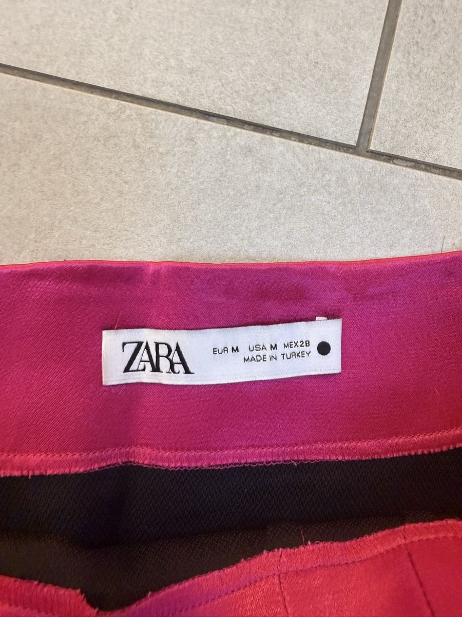 Zara Gonne: Zara Minirock – Nuovo (secondo la descrizione) da Vaduz venduto da GiuliaSu 1