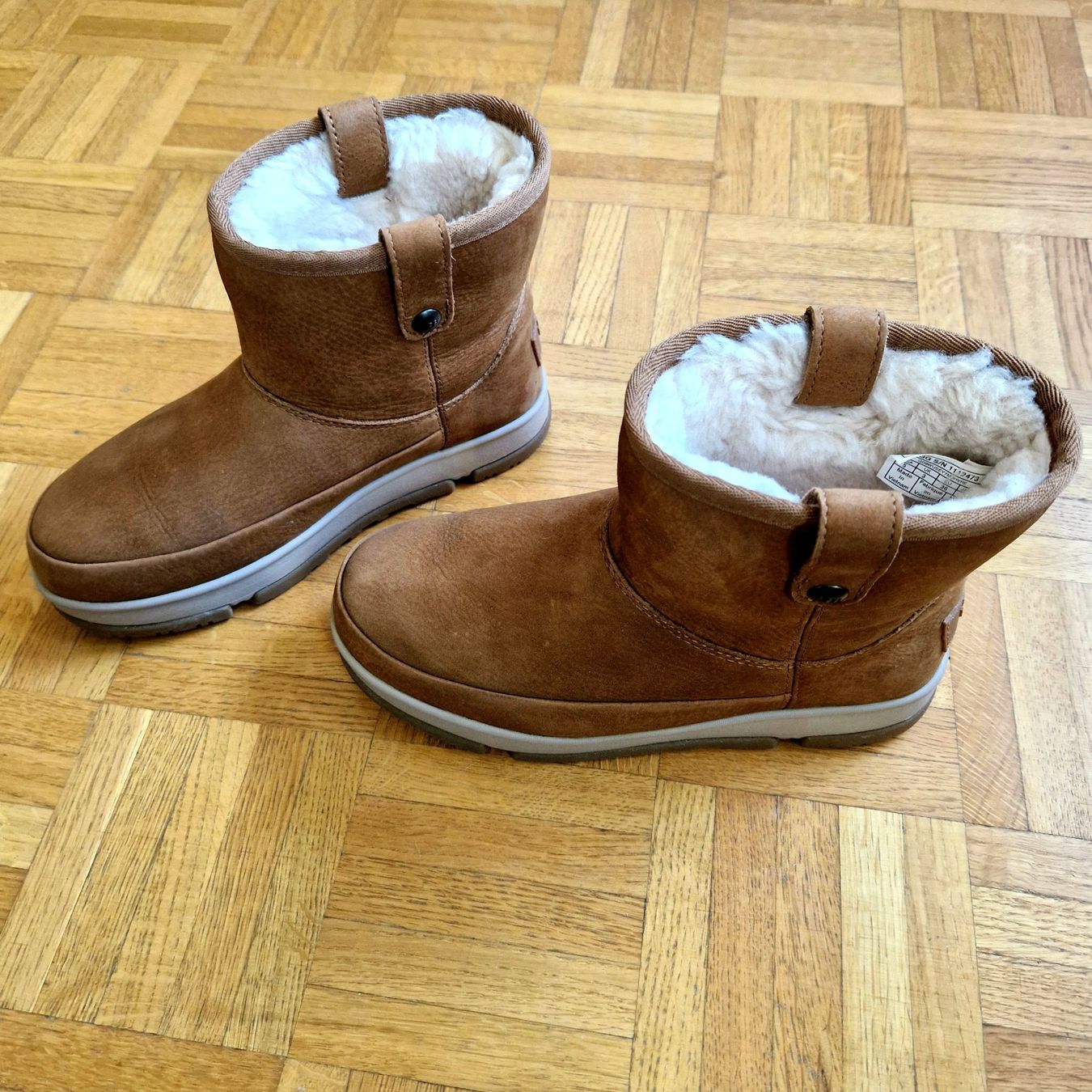 Ugg Scarpe da donna: UGG Classic Weather Mini 36 – Nuovo (secondo la descrizione) da Onex venduto da AF. 5