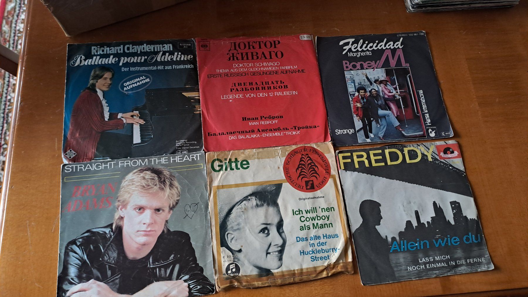Schallplatten: 360 Singles Schallplatten - diverse Interpreten, Top! – Gebraucht aus zürich von bme_5rkz 4
