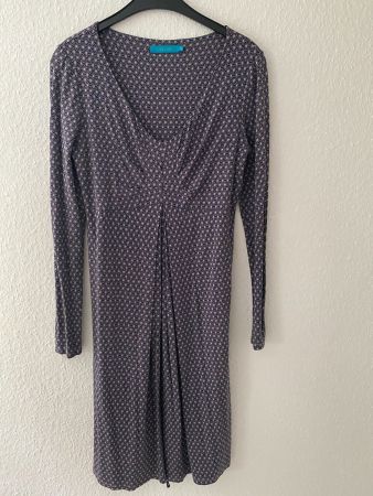 wunderschönes bequemes Kleid in Gr. 38