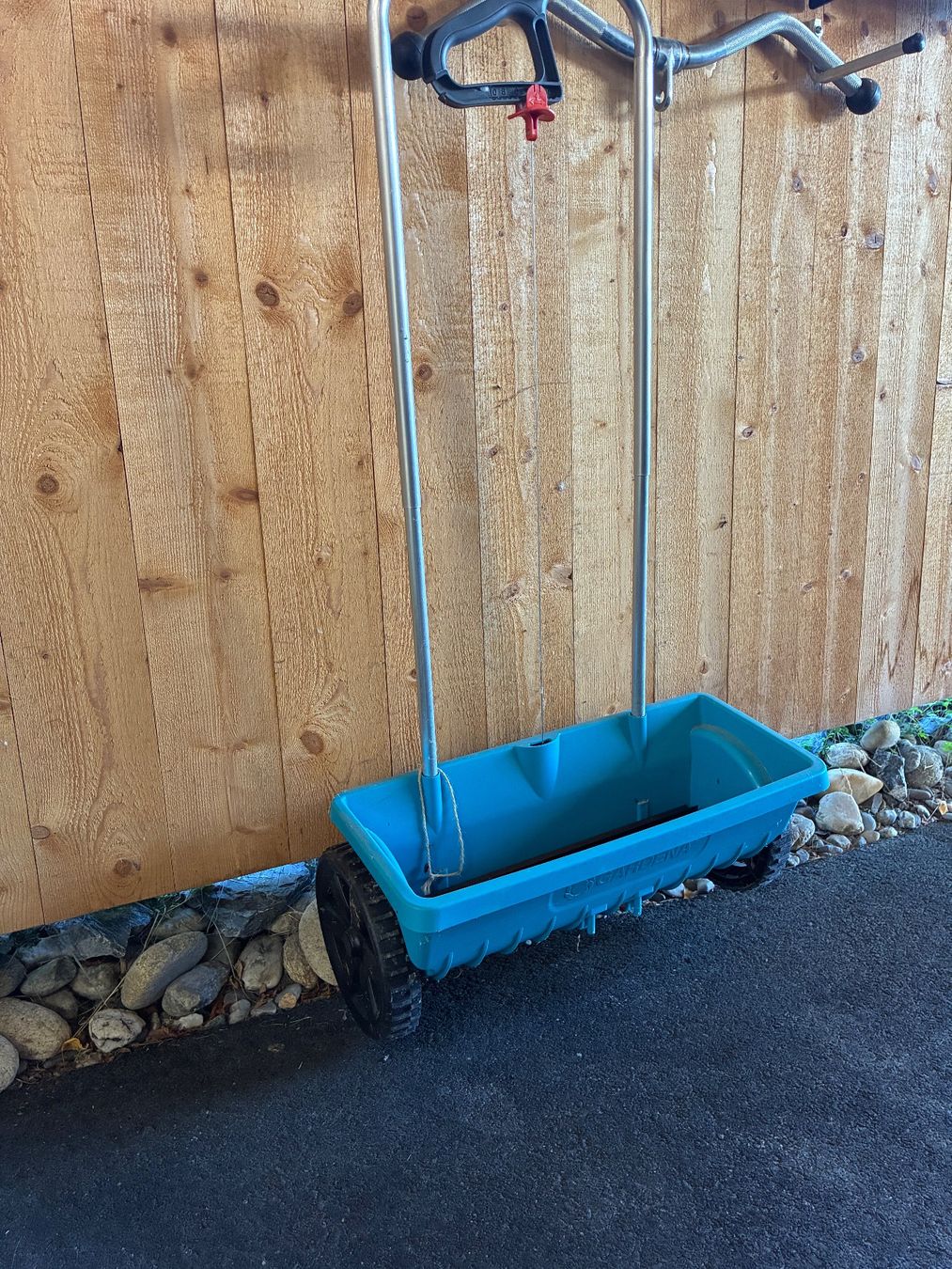 Altro in Utensili da giardino: Gardena Streuwagen L – Usato da Ruggell venduto da moejoe79