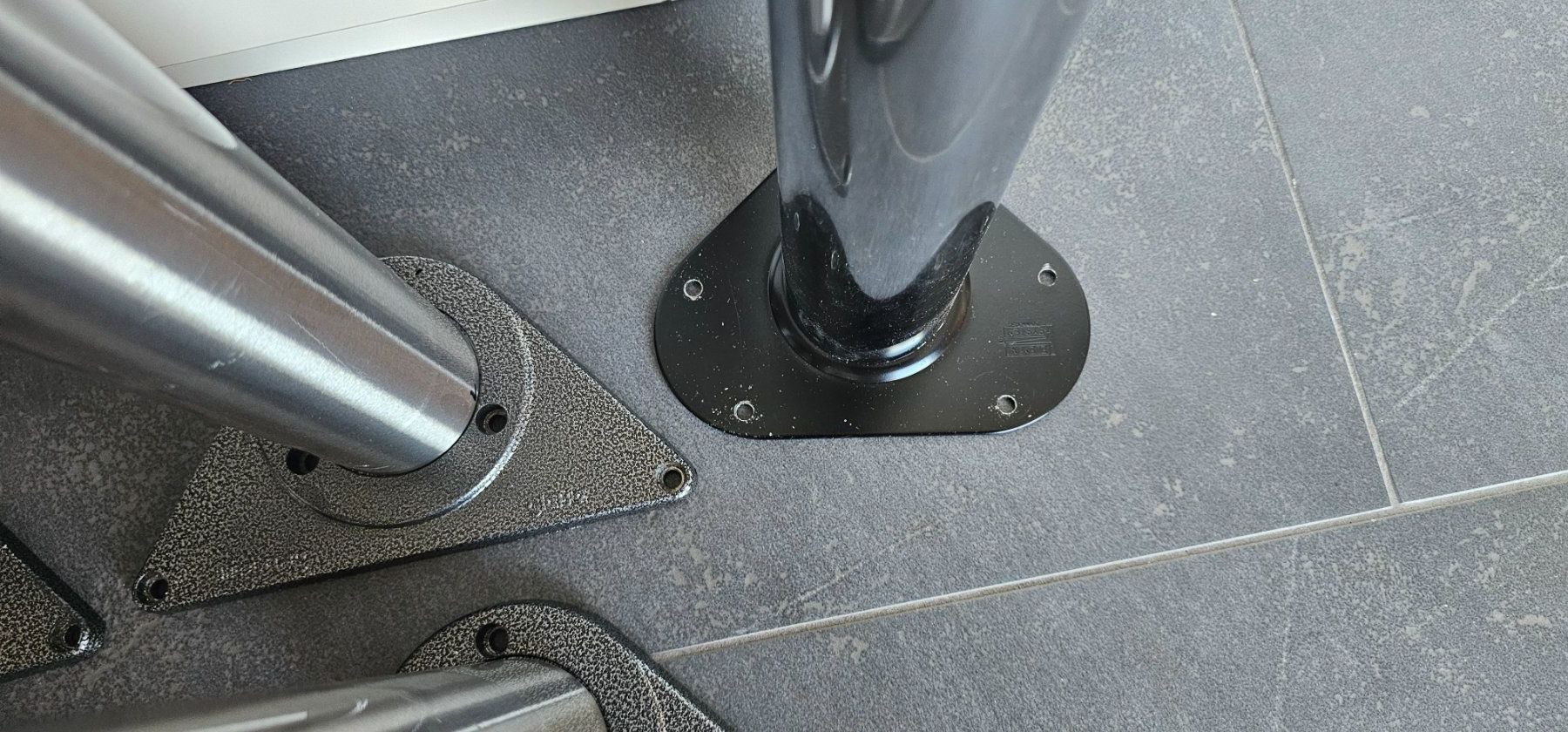 Autre mobilier: Tisch Beine 5 Stück – D'occasion à Rüti / ZH par Diver40 3