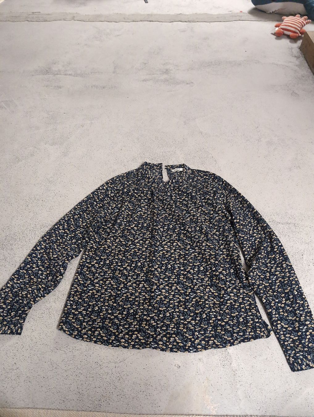 Only Camicette: Bluse mit Blumenmuster, Herbst Look, Grösse M – Usato da Netstal venduto da Salihoi
